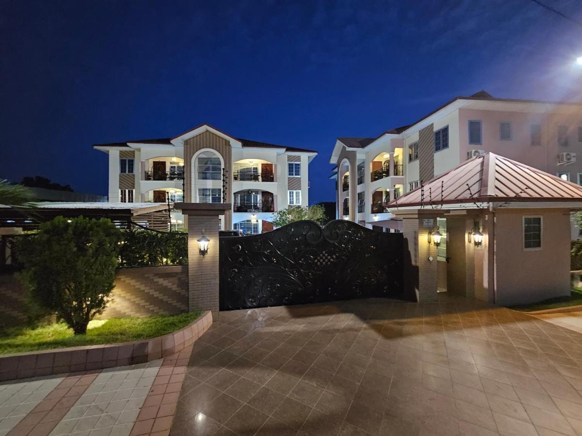 Ibranad Apartments Accra Bagian luar foto