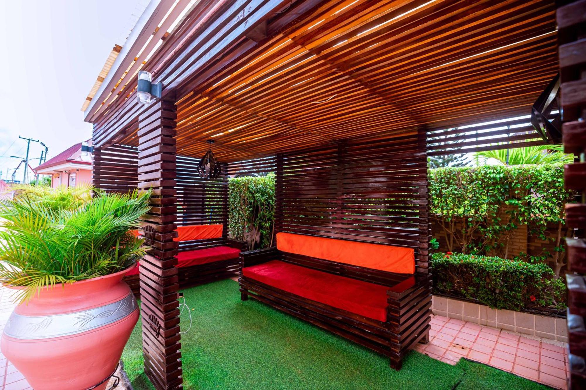 Ibranad Apartments Accra Bagian luar foto